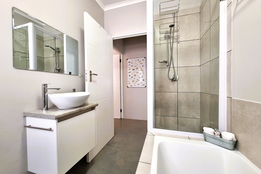 2 Bedroom Property for Sale in Britannia Bay Western Cape